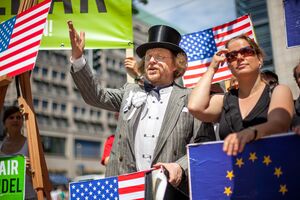 Campact 2013 TTIP.jpg